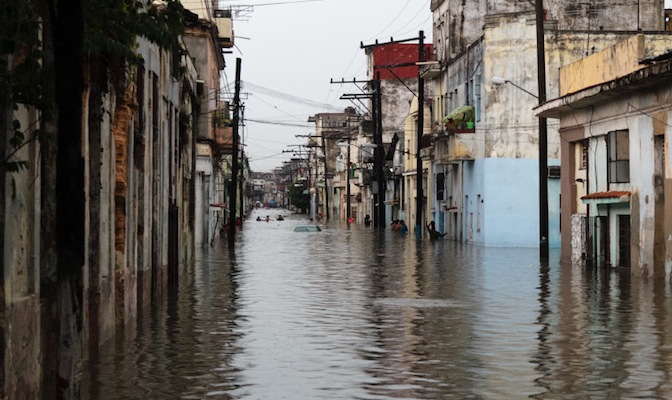 Havana flood, Yoani Sanchez, Impolitikal