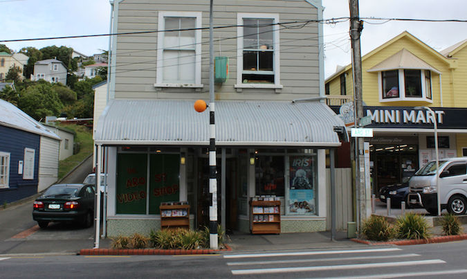 Edith Mahieux, Armitage, Aro video Wellington, Impolitikal